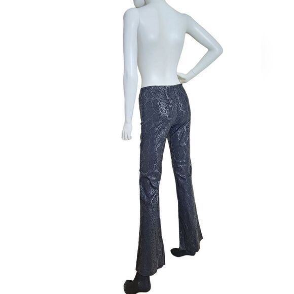 BeBe   - Picture 4 of 15